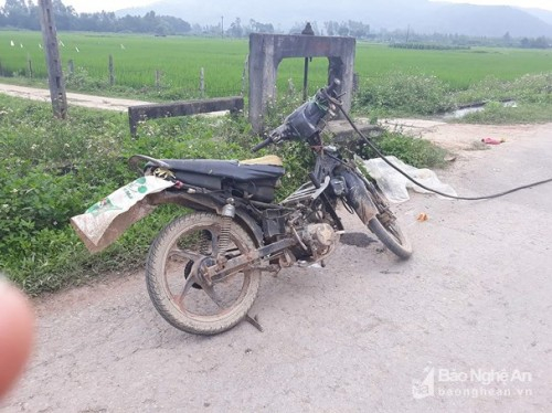 gay-tai-nan-giao-thong-vut-xe-minh-lai-roi-phong-x