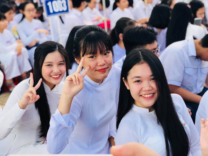 hoc-sinh-tp-hcm-nghi-8-ngay-dip-30-4-1-5-va-gio-to