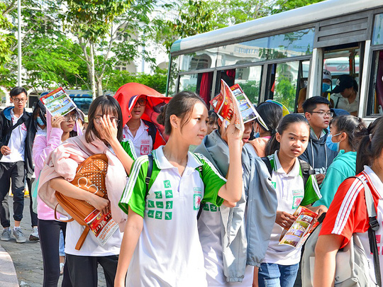 ngay-hoi-tuyen-sinh-2019-vttu-2-155486876730111915