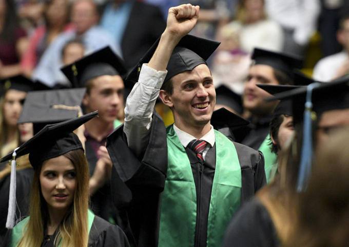 ao-choang-7520-1557134615