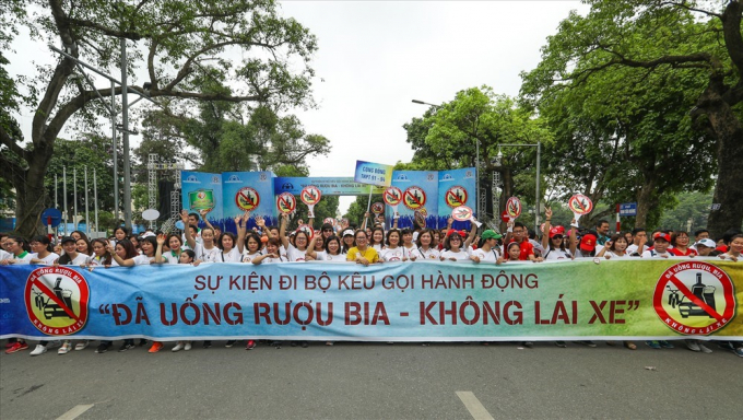 Uong-Ruou-Khong-Lai--01