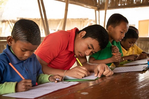 ngoi-truong-An-Do-1525-1559095537