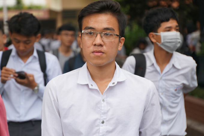 thi-nang-luc-DHQG-44-5814-1563196440