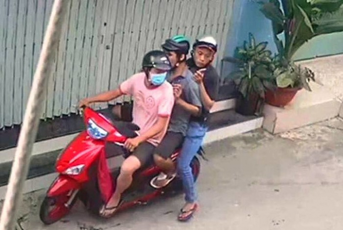 dac-nhiem-huong-nam-bat-3-ten-cuop-giat-tui-xach-c