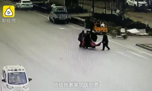 nan-nhan-tai-nan-giao-thong-bi-gia-dinh-dua-ra-giu