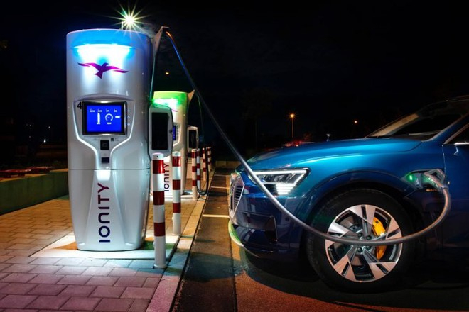 audicutting9500jobsgermany1768x512