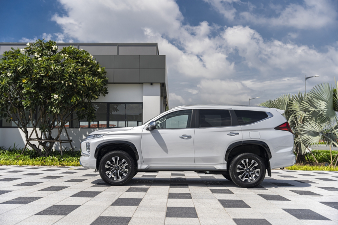 Mitsubishi-Pajero-Sport-2020-Ngoai-canh-Ngoai-that