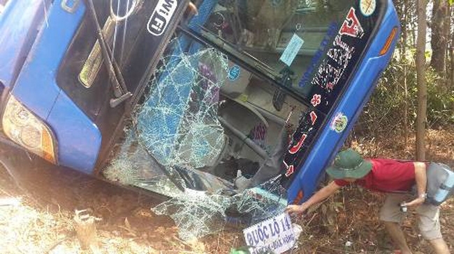 xe-khach-lao-xuong-vuc-1460885633540