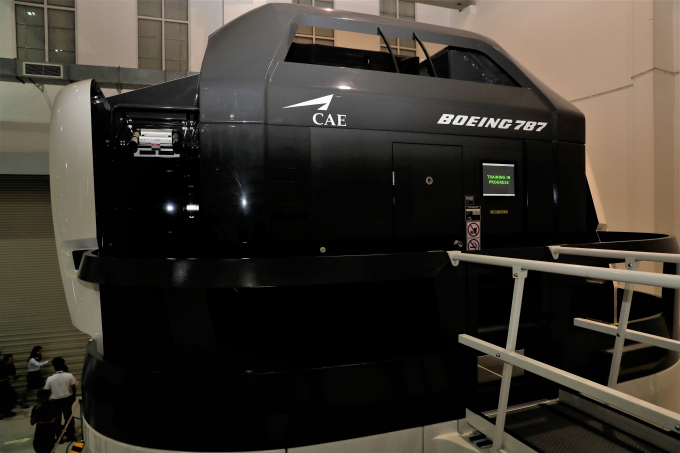 Buồng lái mô phỏng máy bay Boeing 787