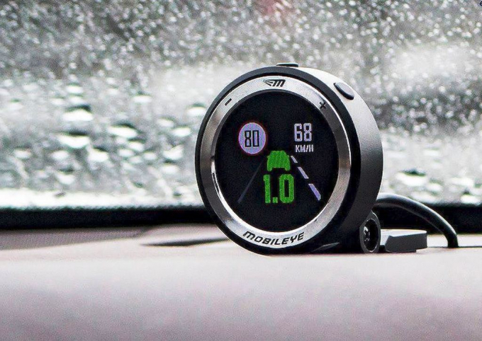 Màn hình hiển thị của thiết bị Mobileye