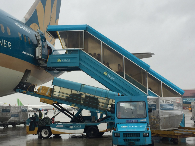 4-Hành khách lên tàu chuyến VN213 từ Hà Nội đi Tp 