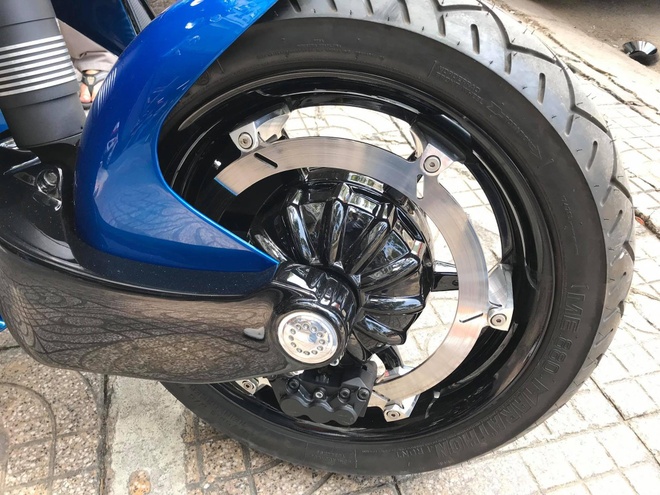 'Khung long' V-Rex Travertson thu 4 ve Viet Nam, gia don doan hon 2 ty hinh anh 3 