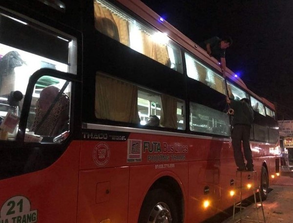 Bat khan cap nhom nem da vo kinh xe giuong nam chay qua Dong Nai hinh anh 2 received_1088713174794883_ehum.jpeg