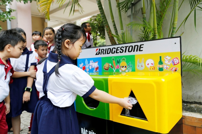 Hoc sinh tieu hoc TP.HCM chia se cach bao ve moi truong hinh anh 3 