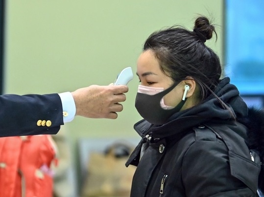 10 truong dai hoc tiep tuc cho sinh vien nghi hinh anh 1 virus3.jpg