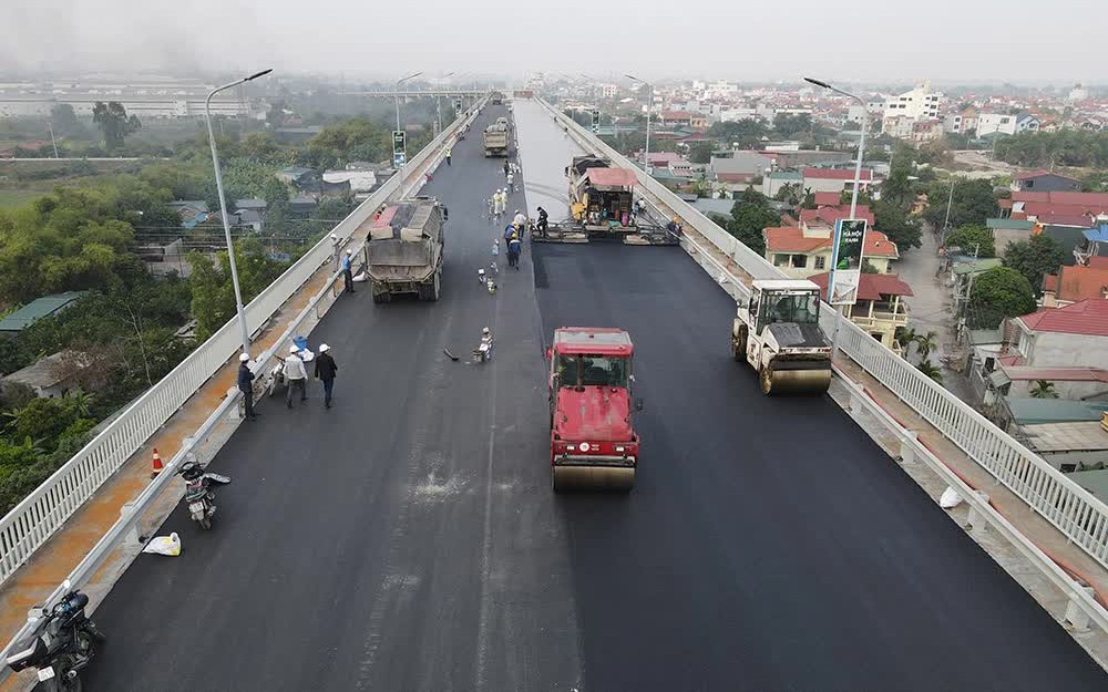 Giải pháp kết cấu liên hợp sàn thép trực hướng với bê tông siêu tính năng UHPC góp phần hồi phục mặt cầu Thăng Long