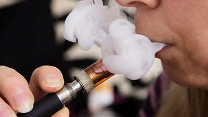 Thuốc lá điện tử liên quan đến nguy cơ đột quỵ ở độ tuổi trẻ