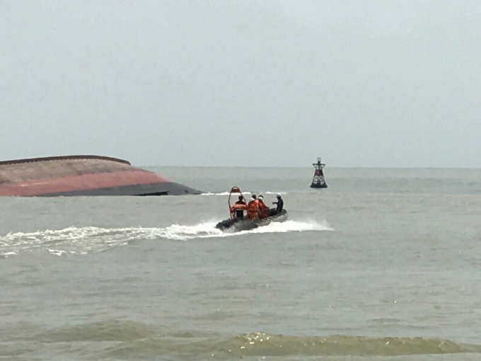 Vụ chìm tàu ở Nghệ An: Tiếp tục tìm kiếm 4 người mất tích