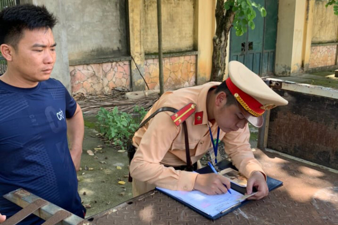 CSGT khẳng định không “bao che”, “làm ngơ” xe quá tải tại huyện Quốc Oai