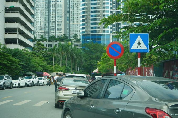 Hà Nội: Phương tiện bất tuân biển báo giao thông gây bức xúc