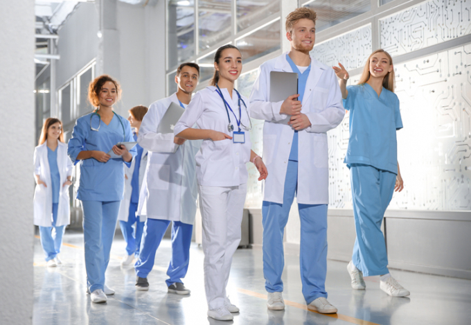 Cách ứng tuyển vào trường y của Mỹ và Canada